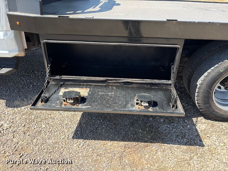 image for item NK9105 2019 Ford F350 Super Duty flatbed pickup truck