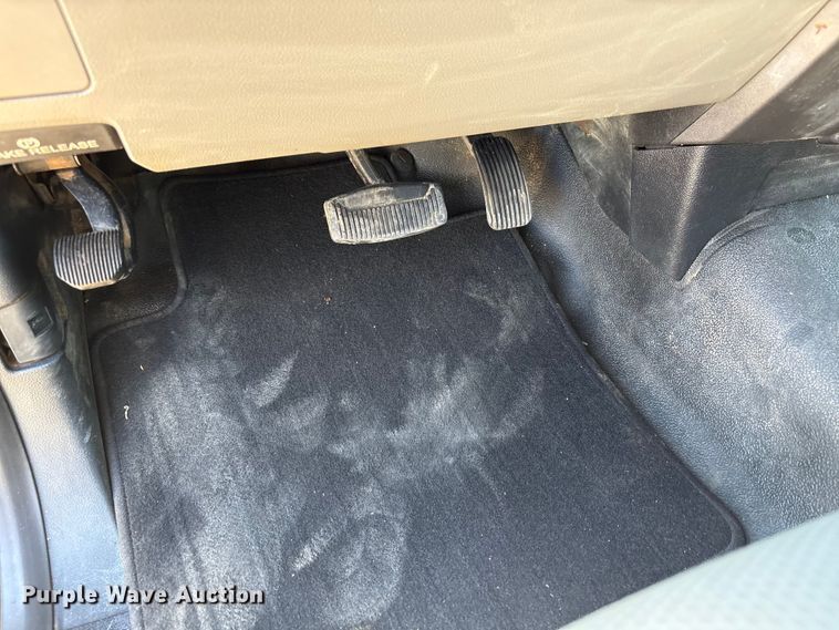 image for item NK9105 2019 Ford F350 Super Duty flatbed pickup truck