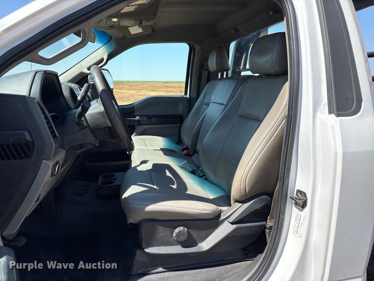 image for item NK9105 2019 Ford F350 Super Duty flatbed pickup truck