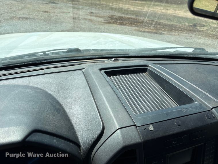 image for item NK9105 2019 Ford F350 Super Duty flatbed pickup truck