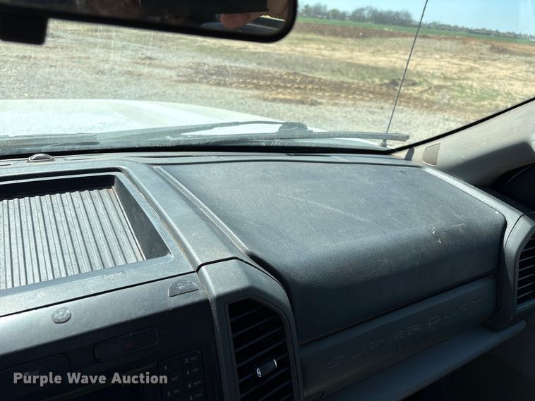 image for item NK9105 2019 Ford F350 Super Duty flatbed pickup truck