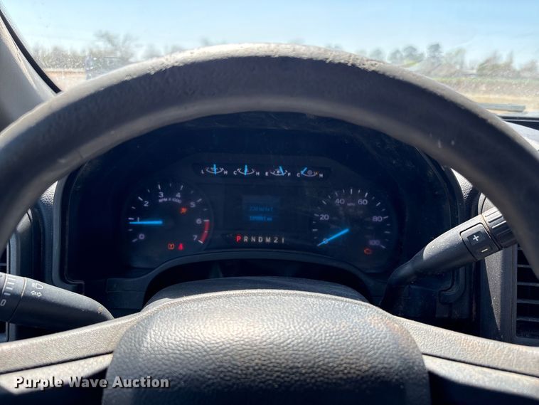 image for item NK9105 2019 Ford F350 Super Duty flatbed pickup truck