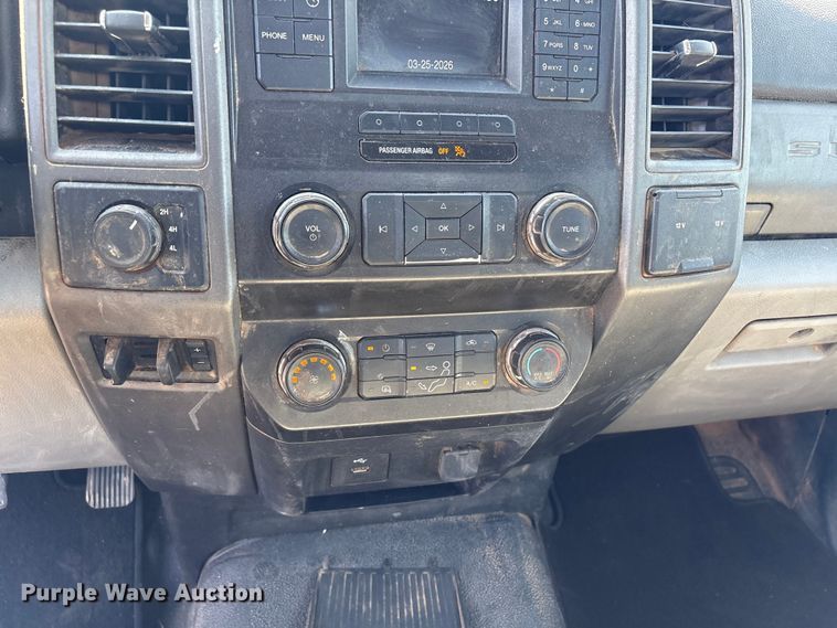 image for item NK9105 2019 Ford F350 Super Duty flatbed pickup truck