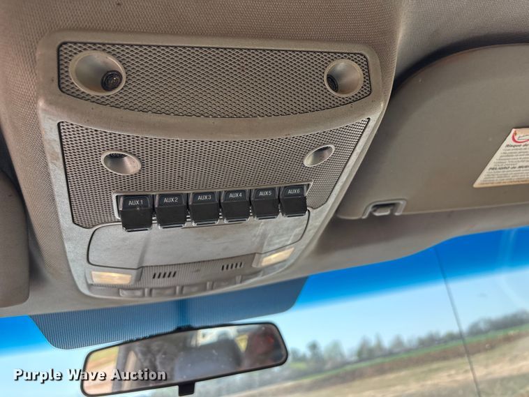 image for item NK9105 2019 Ford F350 Super Duty flatbed pickup truck