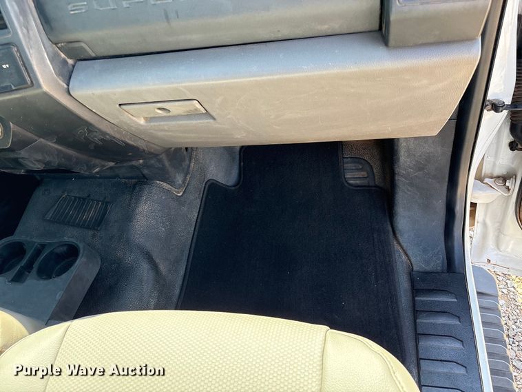 image for item NK9105 2019 Ford F350 Super Duty flatbed pickup truck