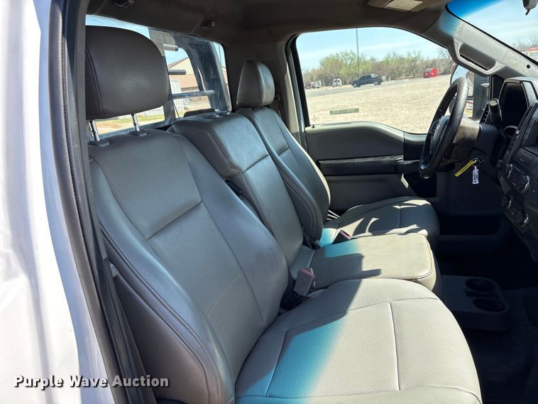 image for item NK9105 2019 Ford F350 Super Duty flatbed pickup truck