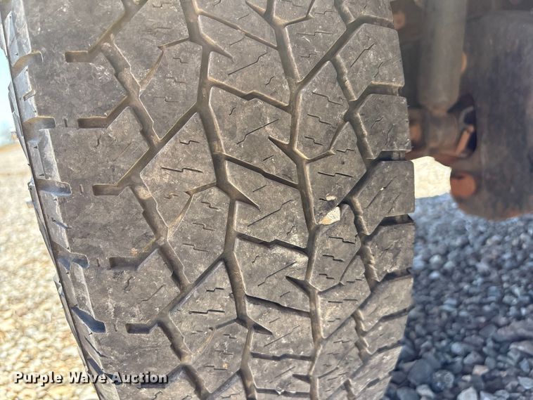 image for item NK9105 2019 Ford F350 Super Duty flatbed pickup truck