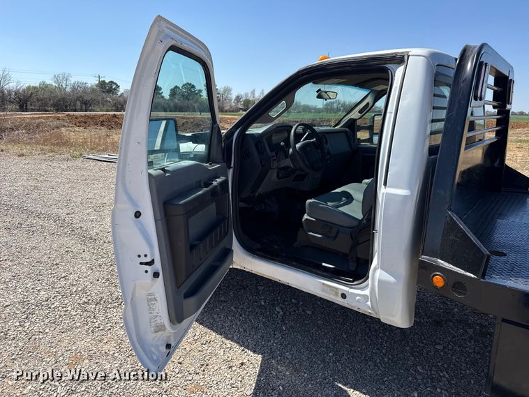 image for item NK9106 2016 Ford F350 Super Duty flatbed truck