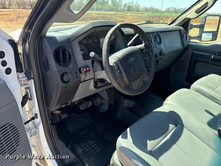 image for item NK9106 2016 Ford F350 Super Duty flatbed truck