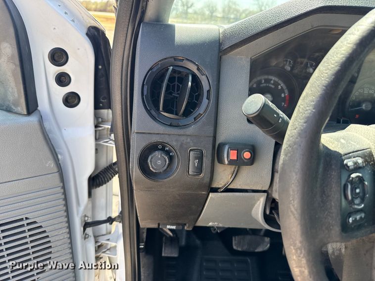image for item NK9106 2016 Ford F350 Super Duty flatbed truck