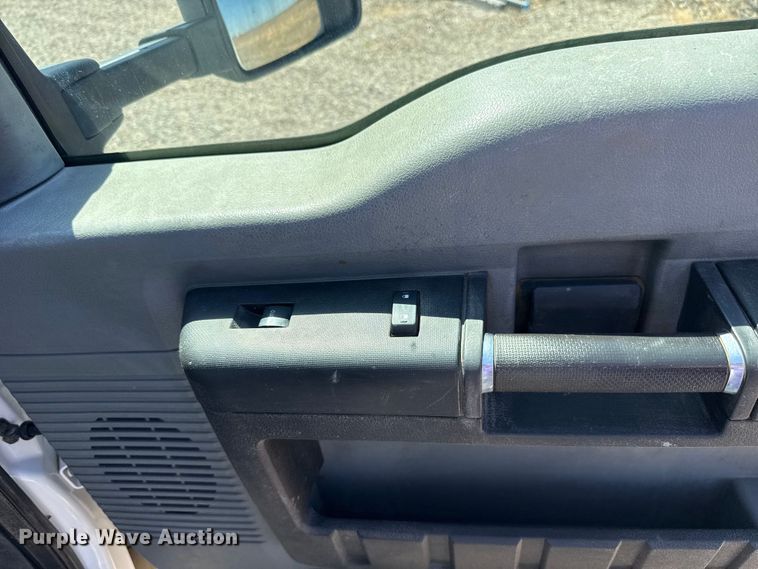 image for item NK9106 2016 Ford F350 Super Duty flatbed truck