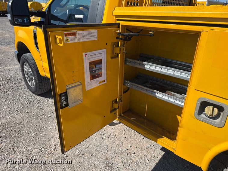 image for item NK9167 2019 Ford F350 Super Duty utility bed pickup truck