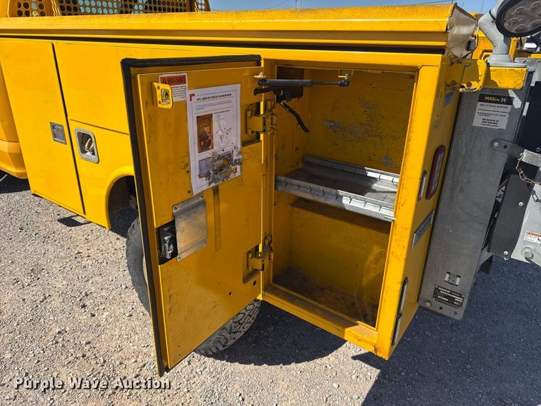 image for item NK9167 2019 Ford F350 Super Duty utility bed pickup truck