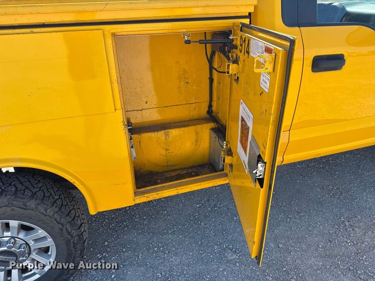 image for item NK9167 2019 Ford F350 Super Duty utility bed pickup truck