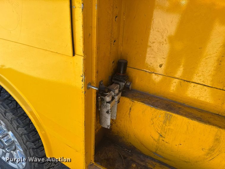 image for item NK9167 2019 Ford F350 Super Duty utility bed pickup truck