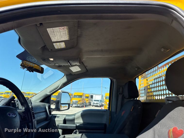 image for item NK9167 2019 Ford F350 Super Duty utility bed pickup truck