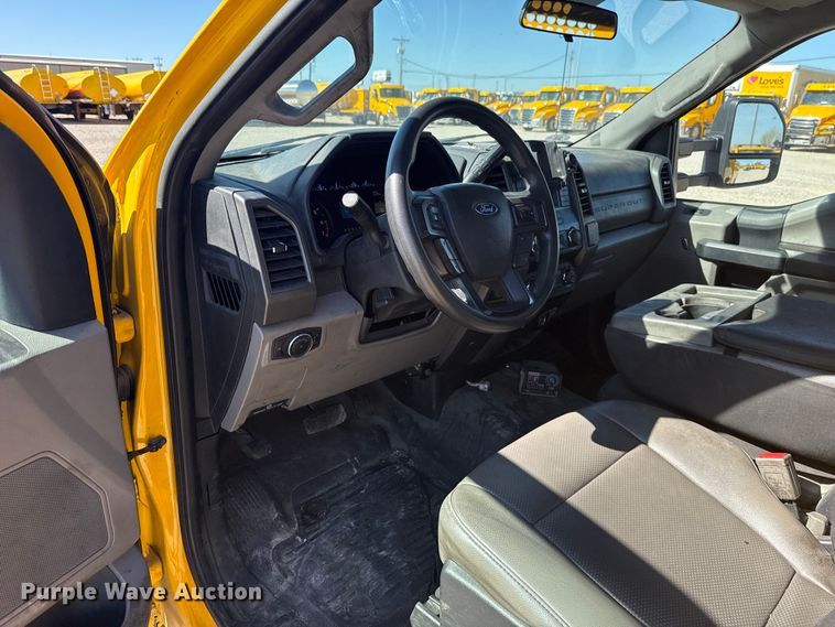 image for item NK9167 2019 Ford F350 Super Duty utility bed pickup truck