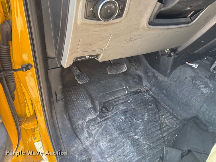 image for item NK9167 2019 Ford F350 Super Duty utility bed pickup truck