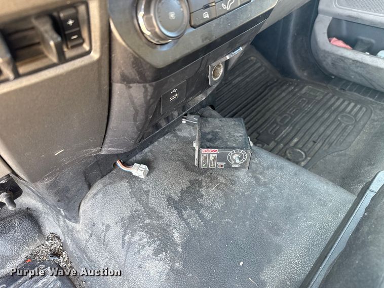 image for item NK9167 2019 Ford F350 Super Duty utility bed pickup truck