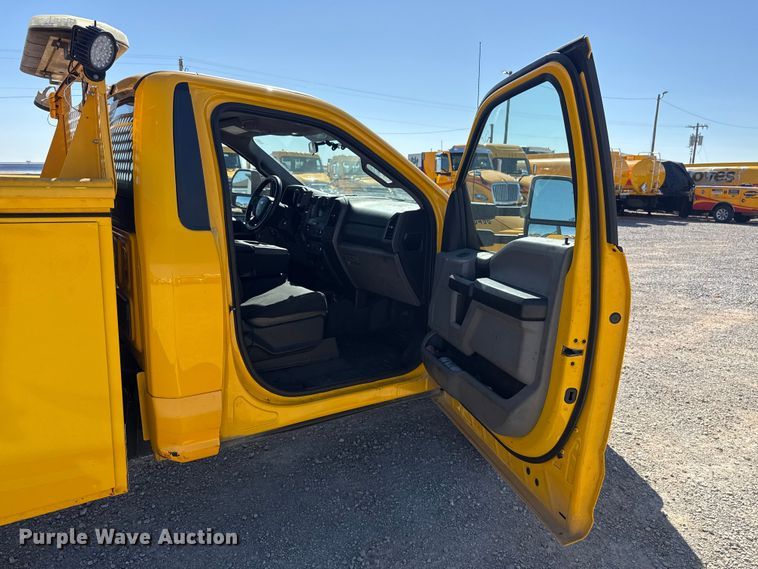 image for item NK9167 2019 Ford F350 Super Duty utility bed pickup truck