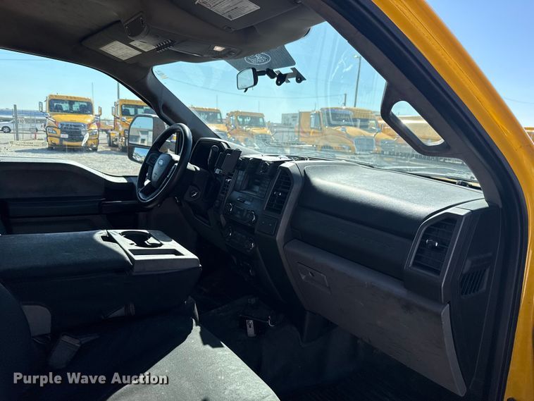 image for item NK9167 2019 Ford F350 Super Duty utility bed pickup truck