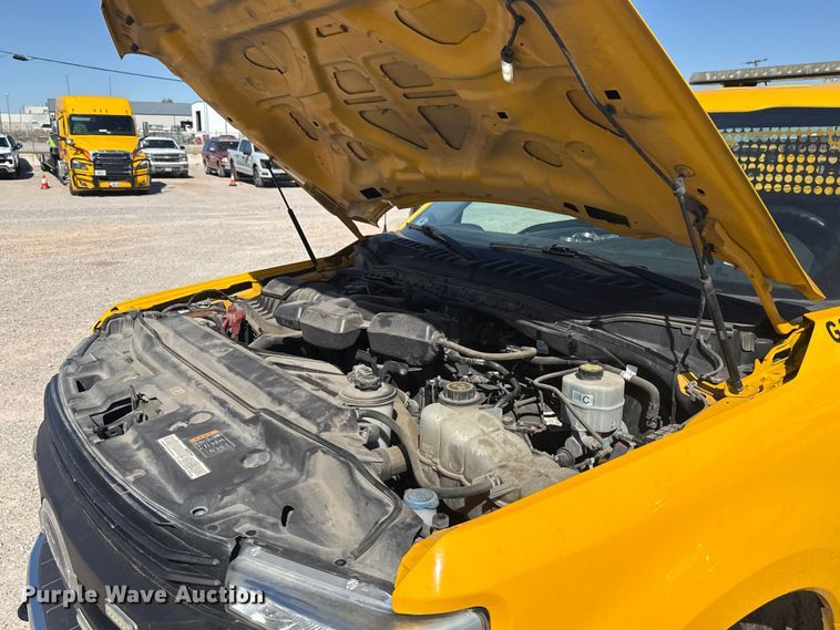 image for item NK9167 2019 Ford F350 Super Duty utility bed pickup truck