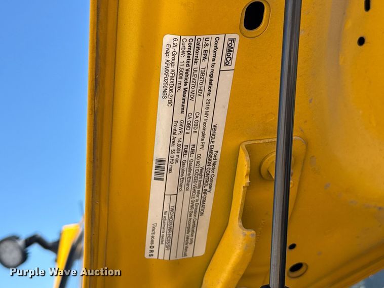 image for item NK9167 2019 Ford F350 Super Duty utility bed pickup truck