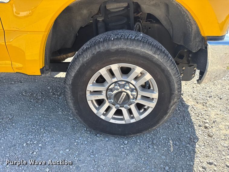 image for item NK9167 2019 Ford F350 Super Duty utility bed pickup truck