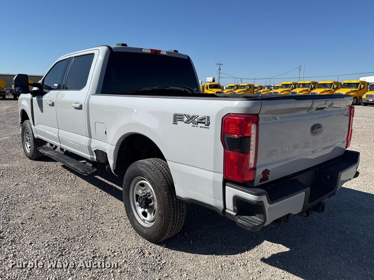 image for item NK9168 2026 Ford F250 Super Duty XLT Crew Cab pickup truck