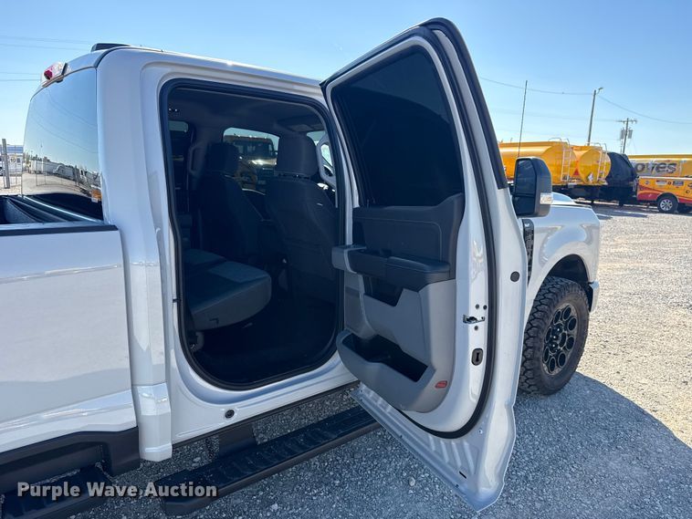 image for item NK9168 2026 Ford F250 Super Duty XLT Crew Cab pickup truck