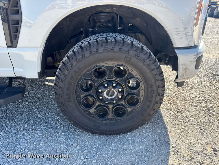 image for item NK9168 2026 Ford F250 Super Duty XLT Crew Cab pickup truck