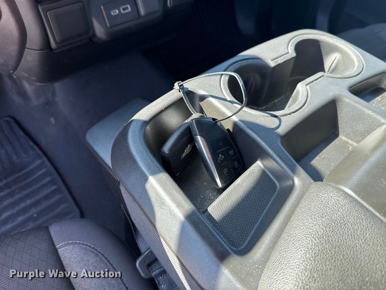 image for item NK9169 2023 Chevrolet Silverado 1500 Crew Cab pickup truck