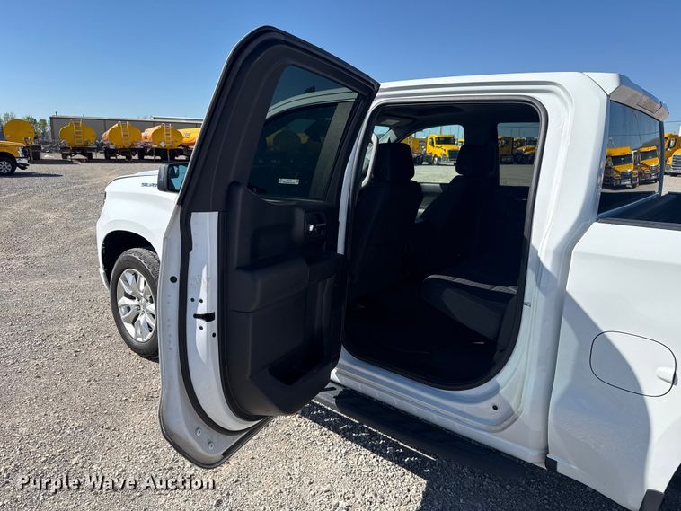 image for item NK9169 2023 Chevrolet Silverado 1500 Crew Cab pickup truck