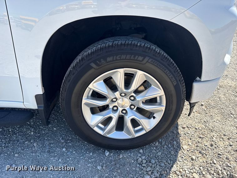 image for item NK9169 2023 Chevrolet Silverado 1500 Crew Cab pickup truck