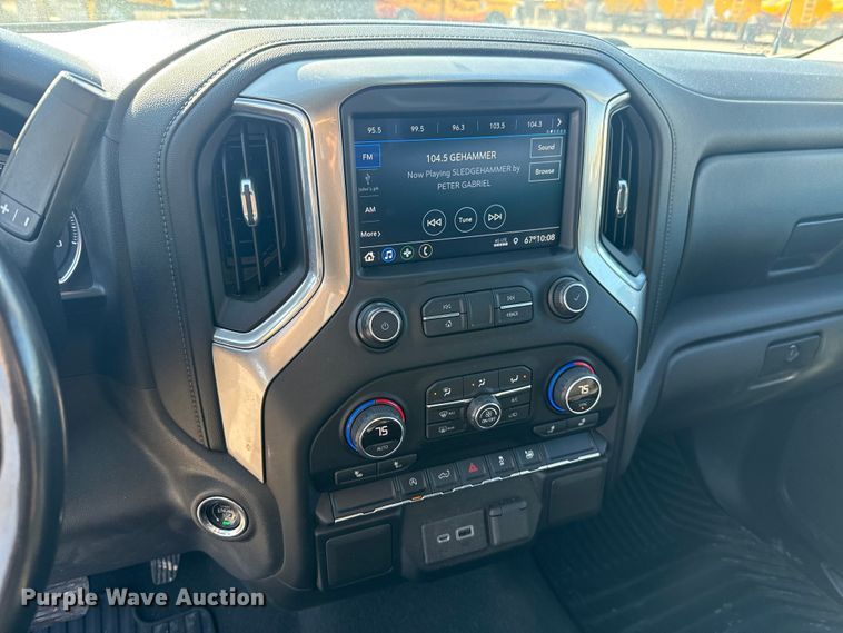 image for item NK9170 2021 Chevrolet Silverado 1500 Crew Cab pickup truck