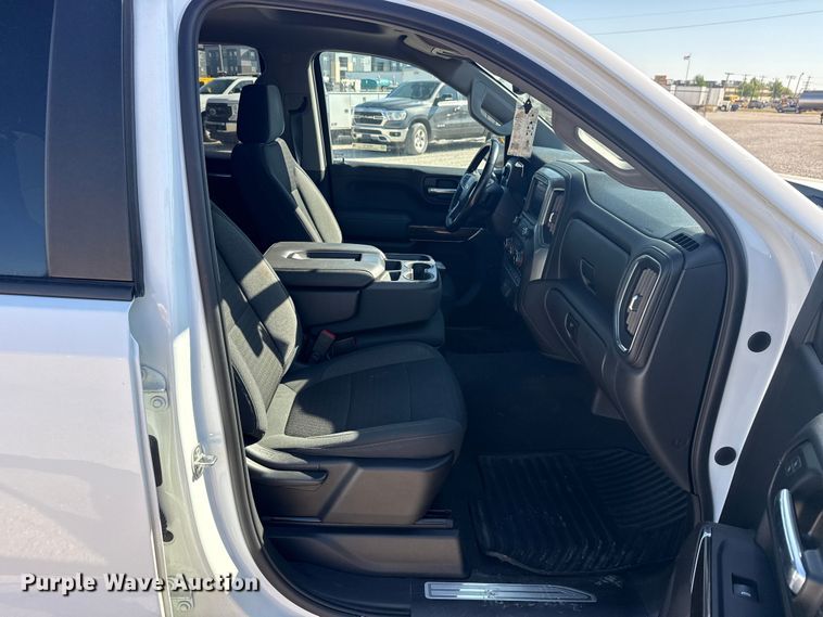 image for item NK9170 2021 Chevrolet Silverado 1500 Crew Cab pickup truck