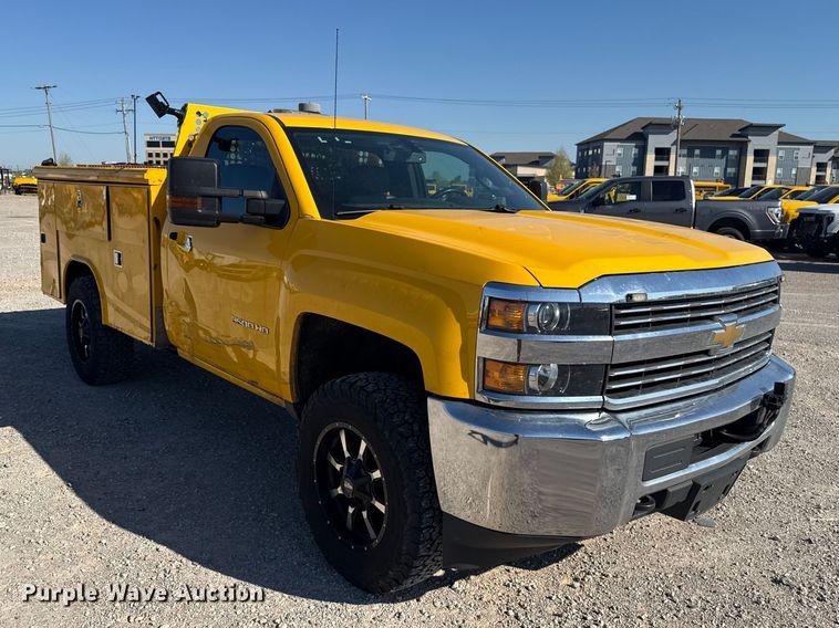 image for item NK9171 2018 Chevrolet Silverado 3500HD utility bed pickup truck