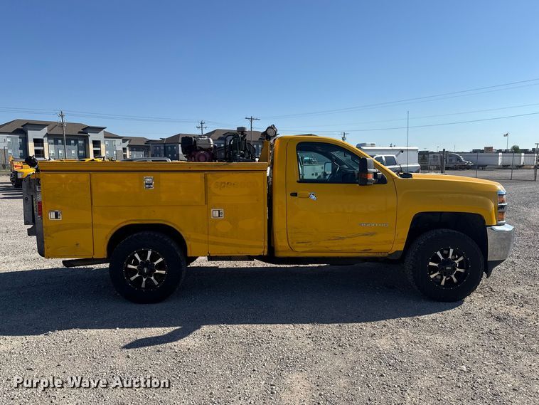 image for item NK9171 2018 Chevrolet Silverado 3500HD utility bed pickup truck