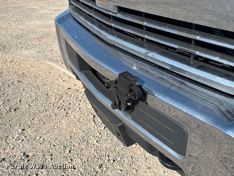 image for item NK9171 2018 Chevrolet Silverado 3500HD utility bed pickup truck