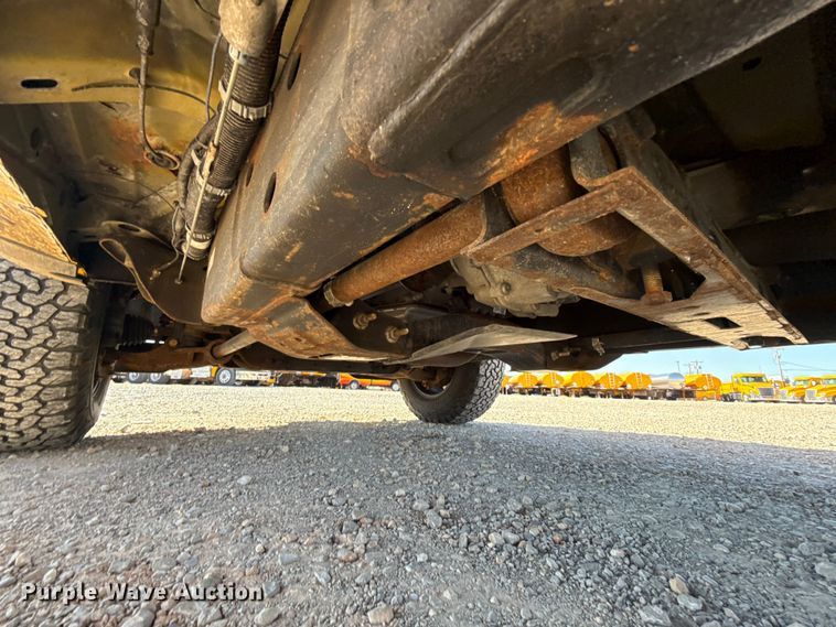 image for item NK9171 2018 Chevrolet Silverado 3500HD utility bed pickup truck