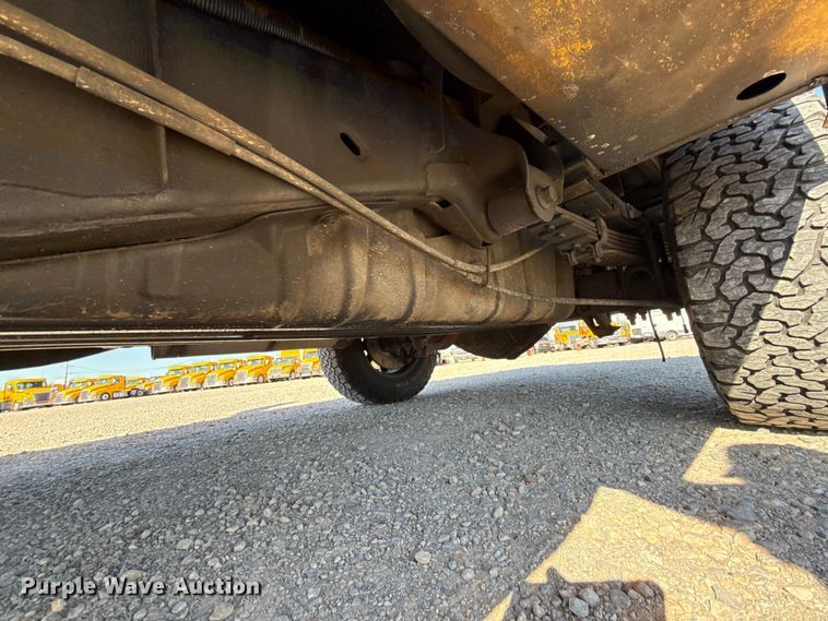 image for item NK9171 2018 Chevrolet Silverado 3500HD utility bed pickup truck