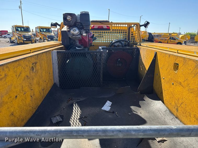 image for item NK9171 2018 Chevrolet Silverado 3500HD utility bed pickup truck