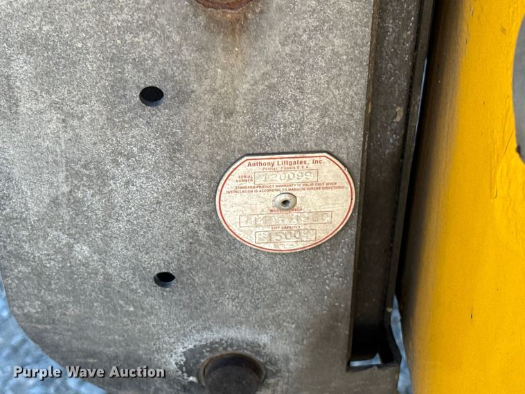 image for item NK9171 2018 Chevrolet Silverado 3500HD utility bed pickup truck