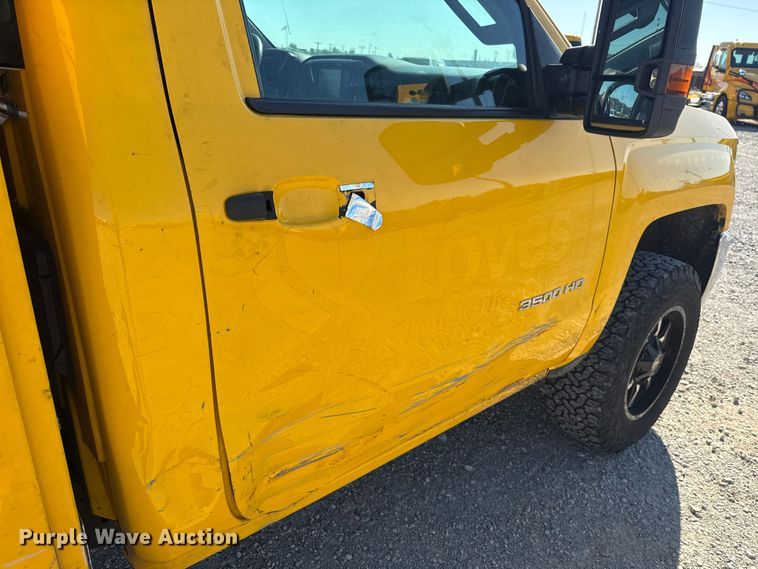 image for item NK9171 2018 Chevrolet Silverado 3500HD utility bed pickup truck