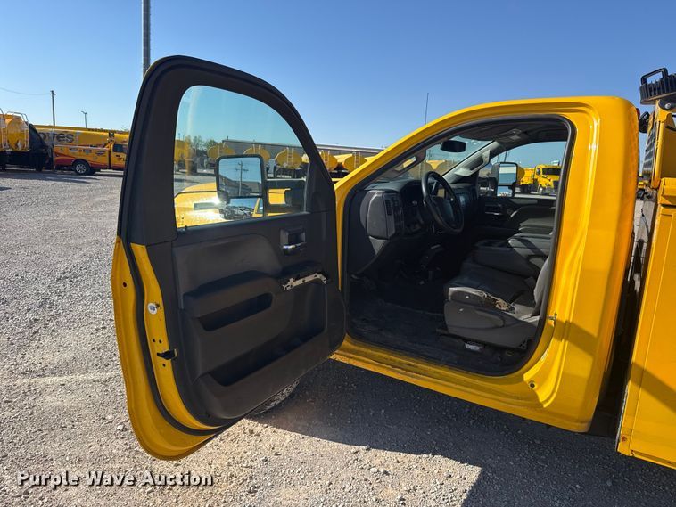 image for item NK9171 2018 Chevrolet Silverado 3500HD utility bed pickup truck