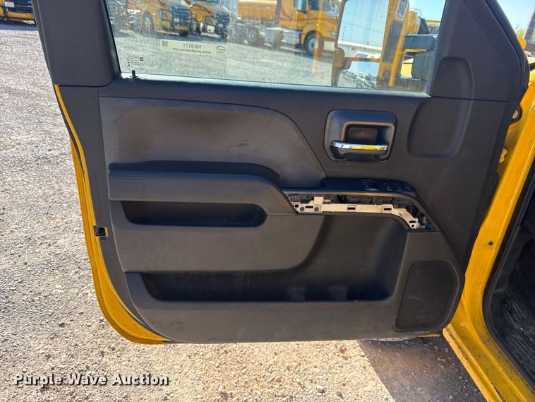 image for item NK9171 2018 Chevrolet Silverado 3500HD utility bed pickup truck