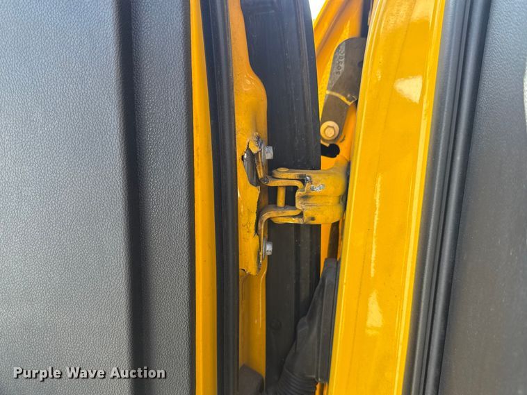 image for item NK9171 2018 Chevrolet Silverado 3500HD utility bed pickup truck