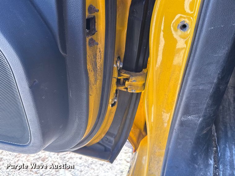 image for item NK9171 2018 Chevrolet Silverado 3500HD utility bed pickup truck