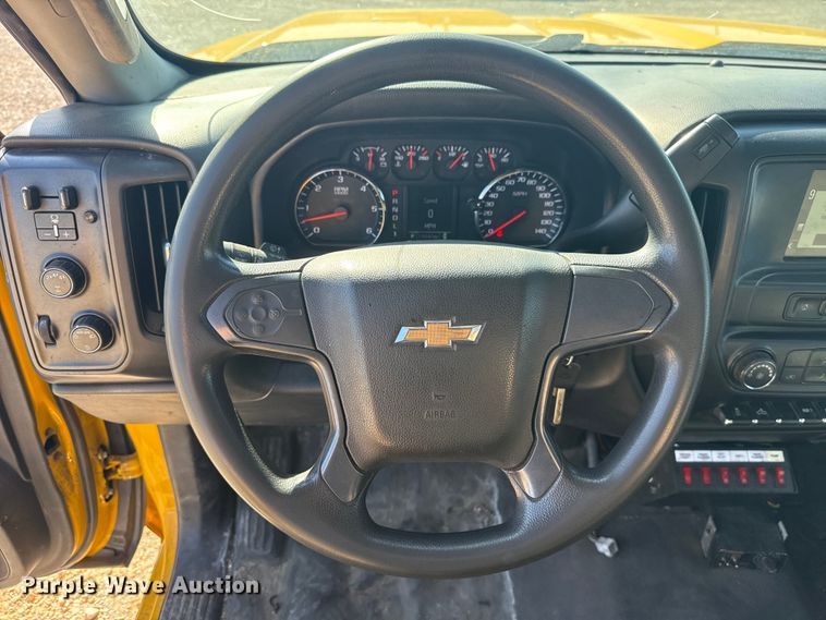 image for item NK9171 2018 Chevrolet Silverado 3500HD utility bed pickup truck