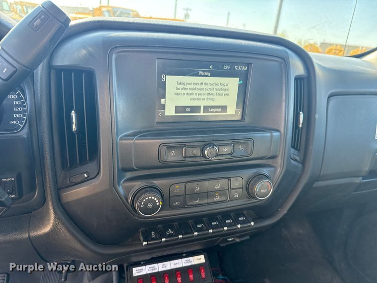 image for item NK9171 2018 Chevrolet Silverado 3500HD utility bed pickup truck